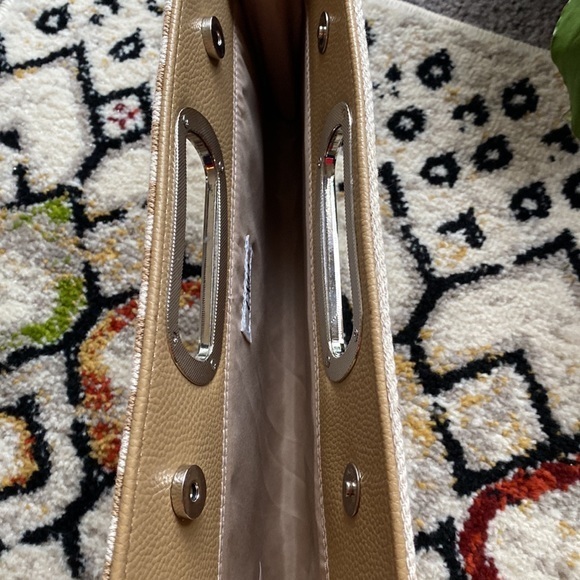 Cato RARE clutch! tan and white striped - Picture 6 of 7